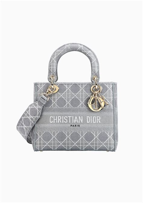 lady dior 穿搭|Dior 黛妃包, Dior 戴妃包,LADY DIOR家族全盤點，四 .